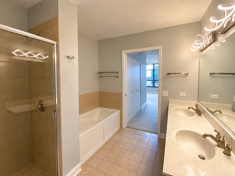 1600 S Prairie Ave #1708 — Photo 14