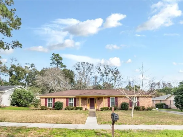 3528 Springwood Dr E, Mobile, AL 36608