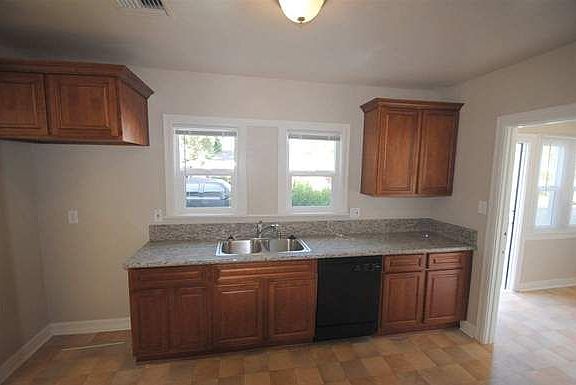 5th image of 340 Marshall Blvd