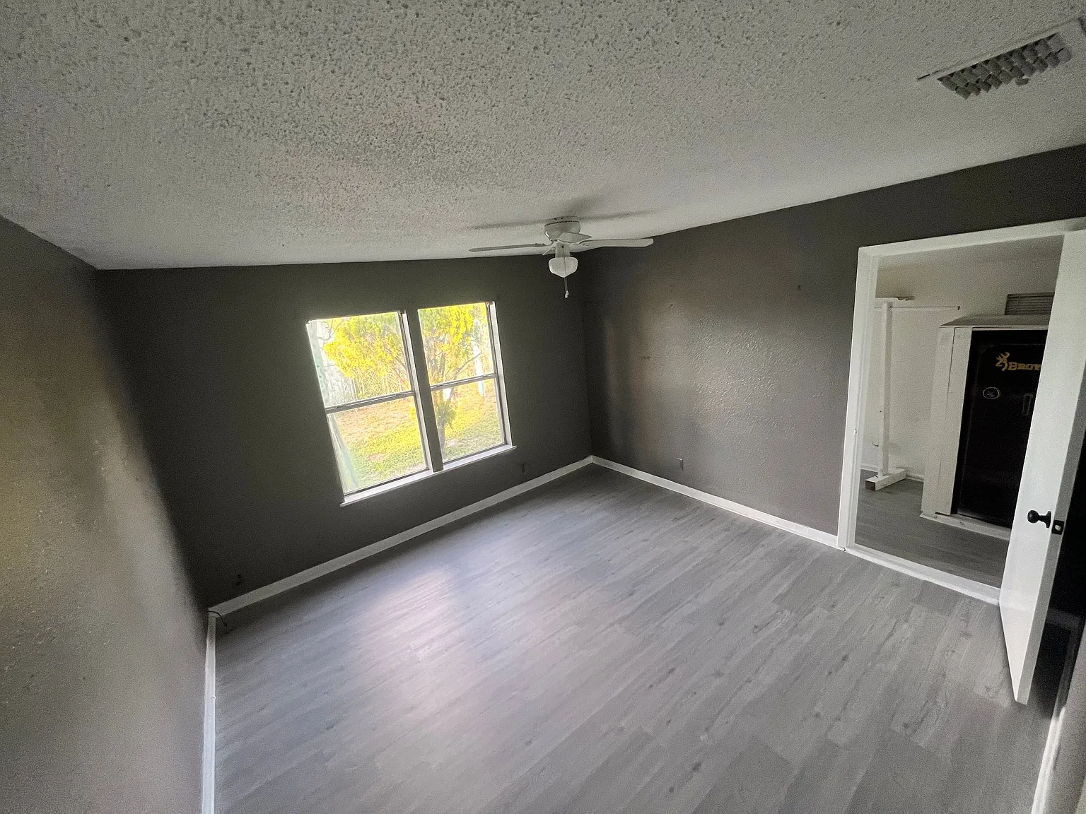 3 bed, 3.5 bath, 1800 sqft, $1,900 — Photo 3