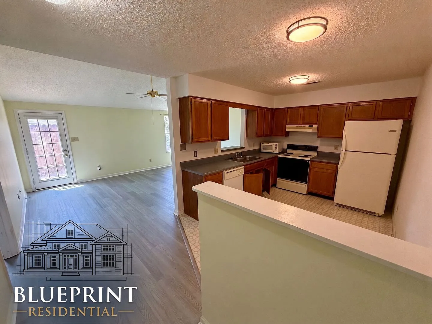 Great condo available now! — Photo 4