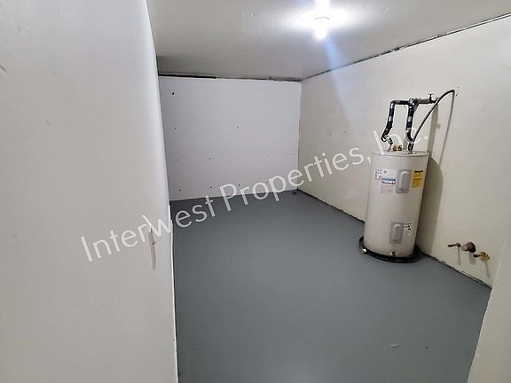 3rd image of 11714 E Burnside St