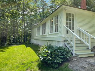 7 Pochelon St, Sunapee, NH 03782
