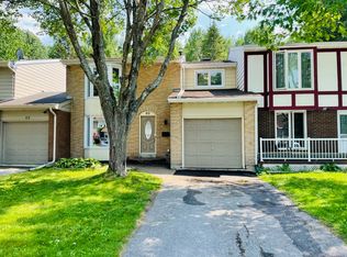 60 Glen Park Dr, Ottawa, ON K1B 3Z2
