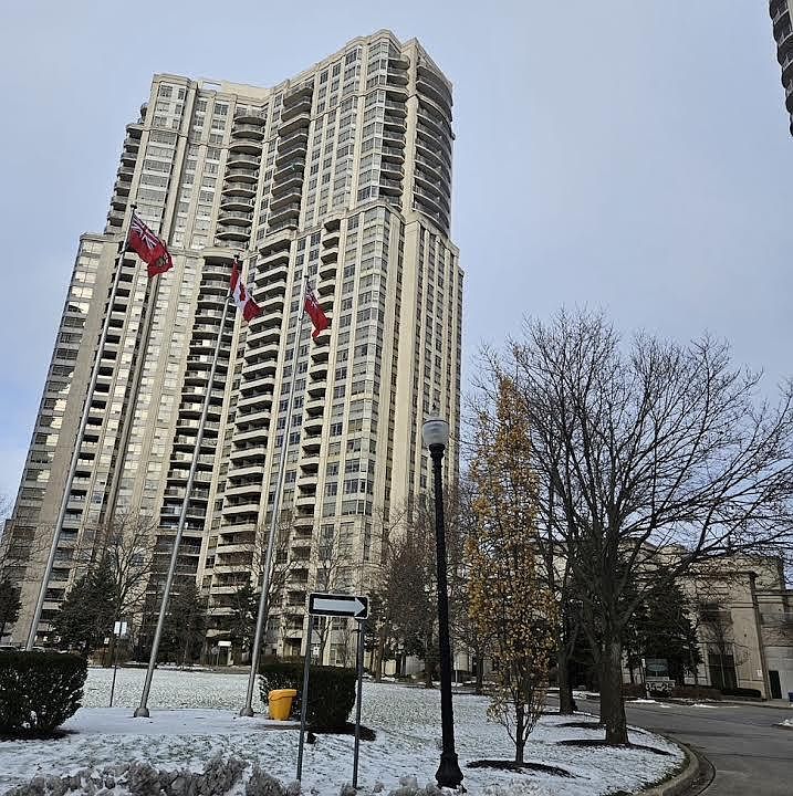 1st image of 35 Kingsbridge Garden Cir #1408