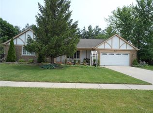 514 Fox Lake Dr, Charleston, IL
