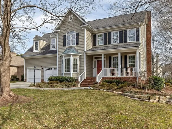 2800 Huntsman Ct, Jamestown, NC 27282