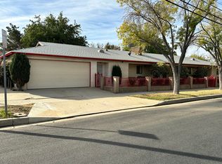 726 W Newgrove St, Lancaster, CA 93534