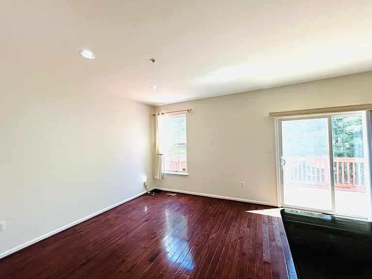 112 Longpoint Way — Photo 6