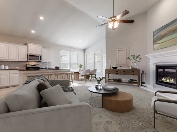 572 Pendennis Dr, Fort Worth, TX 76131