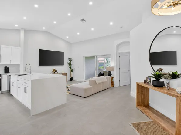 6171 Floral Lakes Drive, Delray Beach, FL 33484