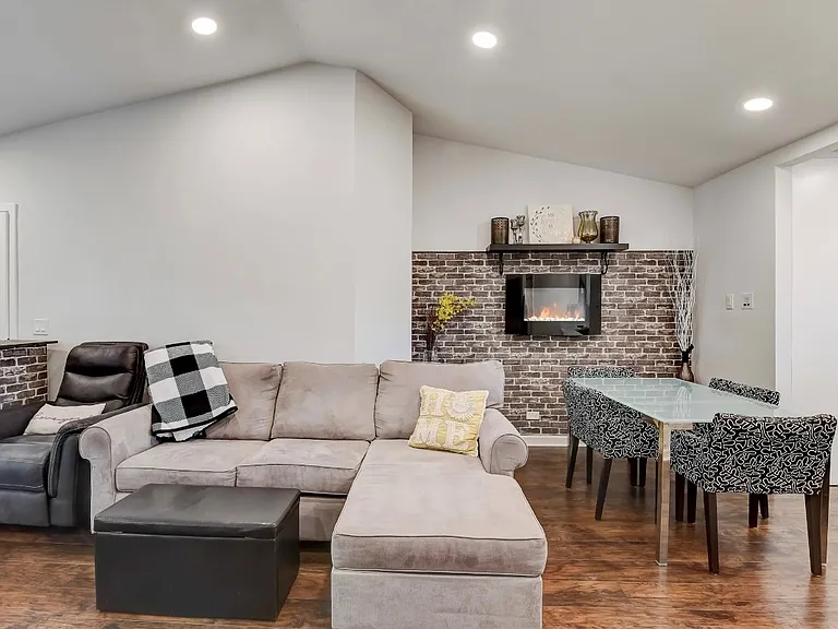 120 E Winchester Rd — Photo 18