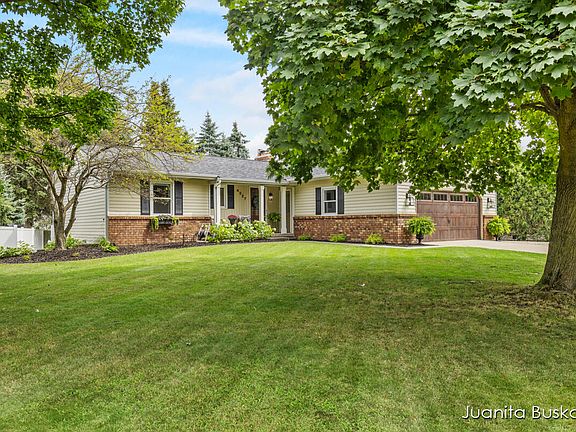 2nd image of 4327 Pheasant Run Dr