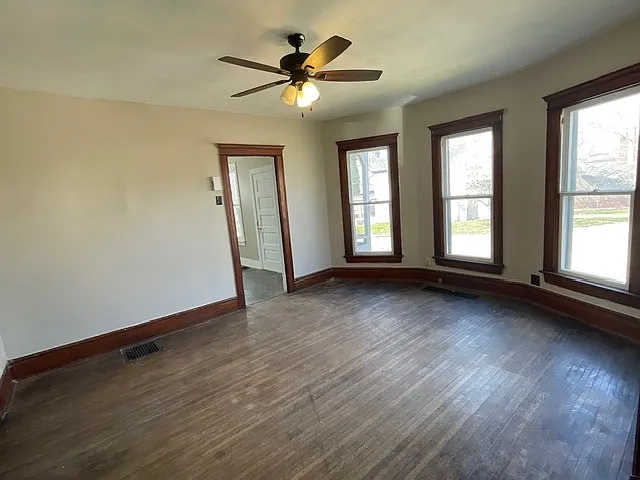 434 1/2 S State Ave — Photo 3