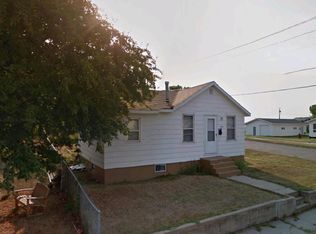 600 12th St NE, Minot, ND 58703