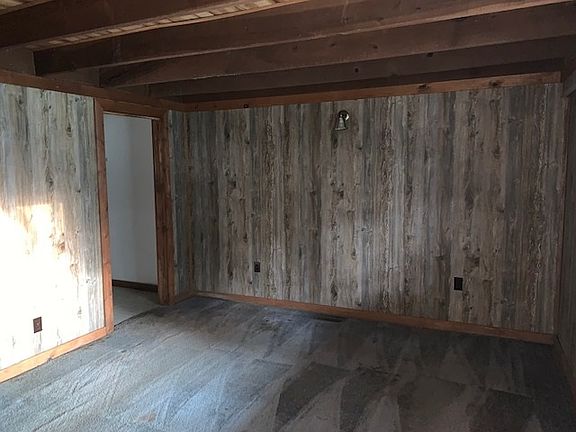 4th image of 415 Melody Ln