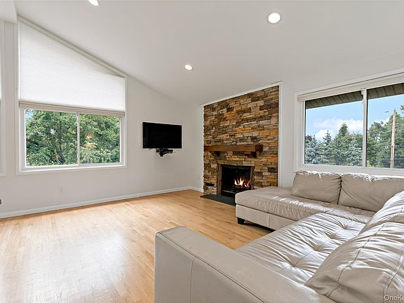 5th image of 239 Carolina Road