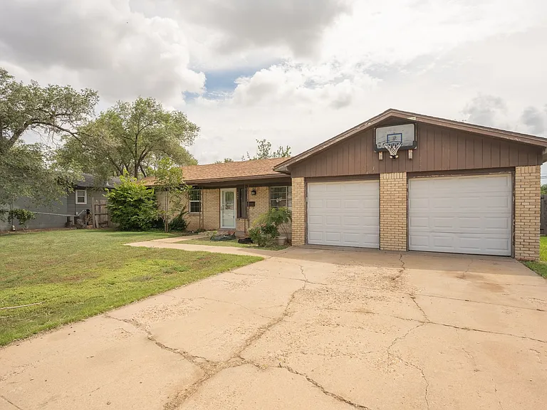 5405 Westgate Dr — Photo 3