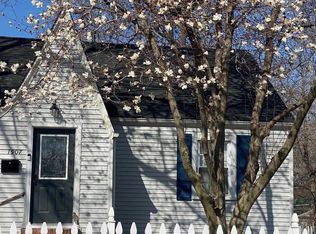 1907 N 10th St, Springfield, IL 62702