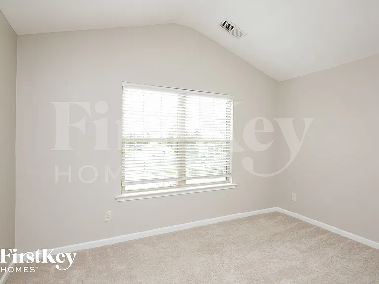 1211 Image Ives Dr — Photo 10