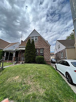 1st image of 166-55 25th Ave #2