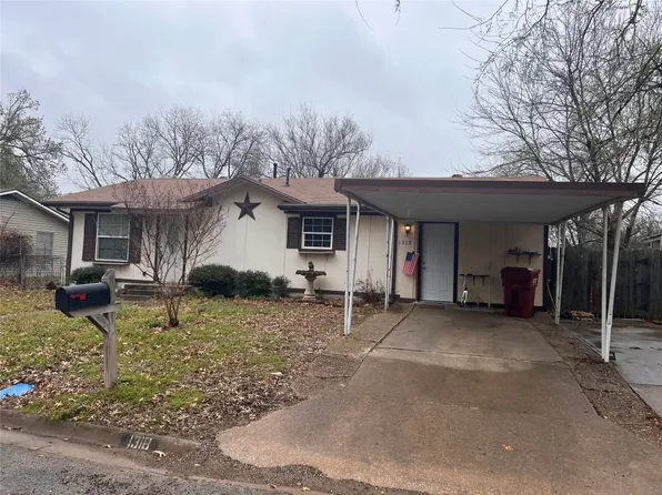 1318 Elm St, Bonham, TX 75418