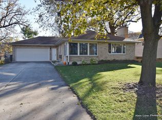 313 E Reader St, Elburn, IL 60119
