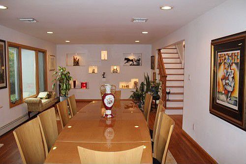 4th image of 30 Redwood Dr
