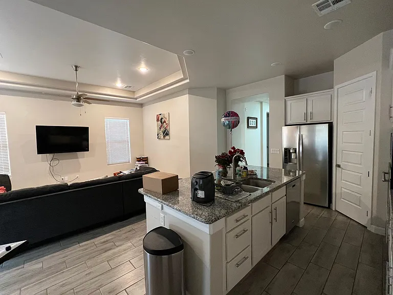 6853 Cassini Ave — Photo 6