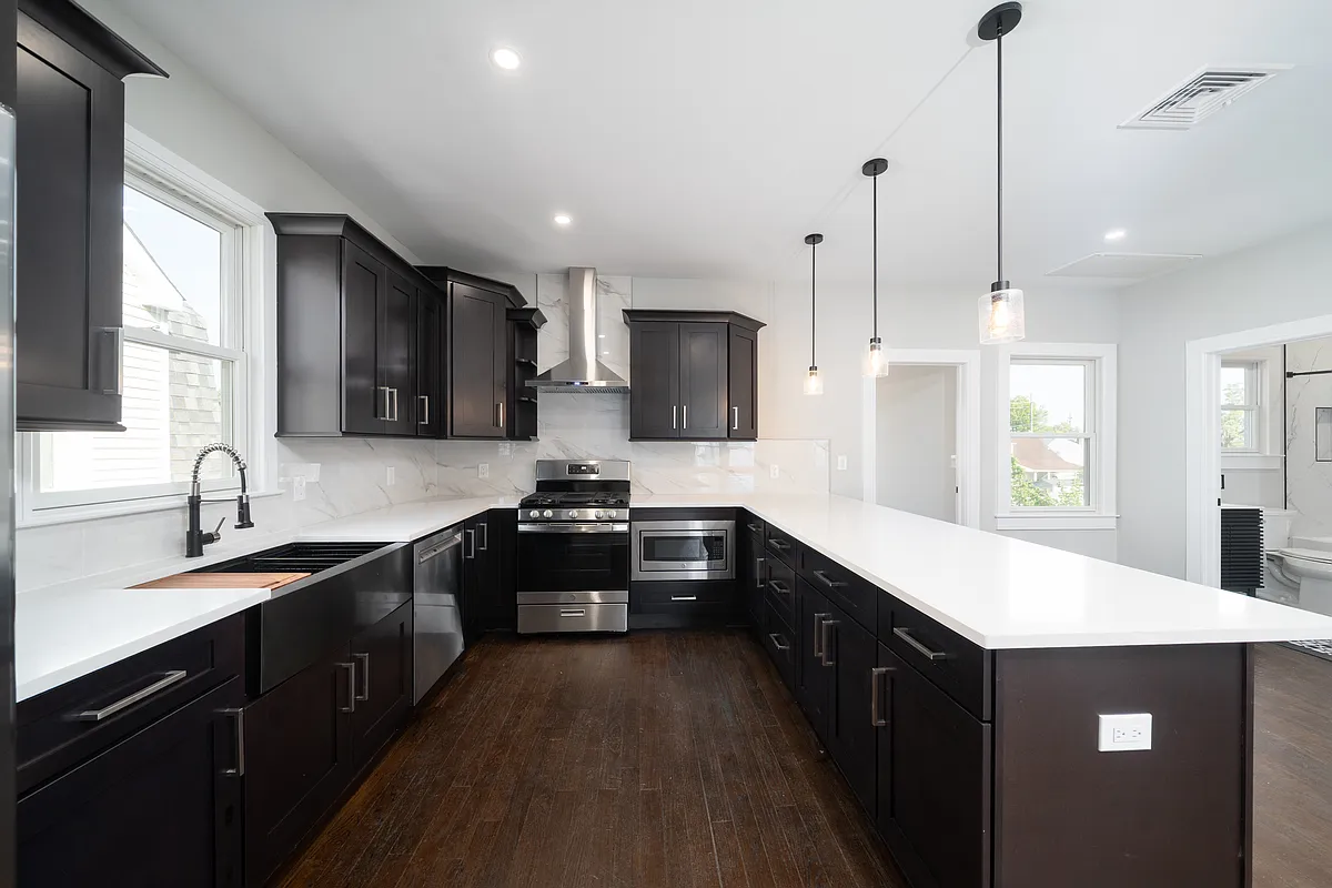 Building Photo - 133 Harrison St #2