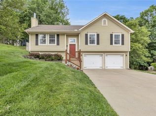 1310 NW 74th Pl, Kansas City, MO 64118