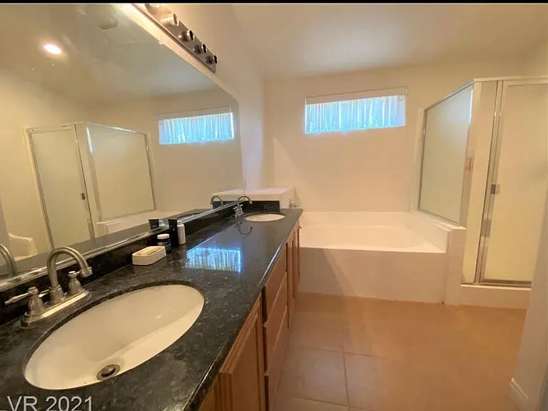 3434 Bella Valencia Ct — Photo 13