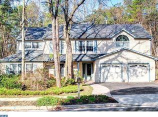 18 Timberline Dr, Voorhees, NJ 08043