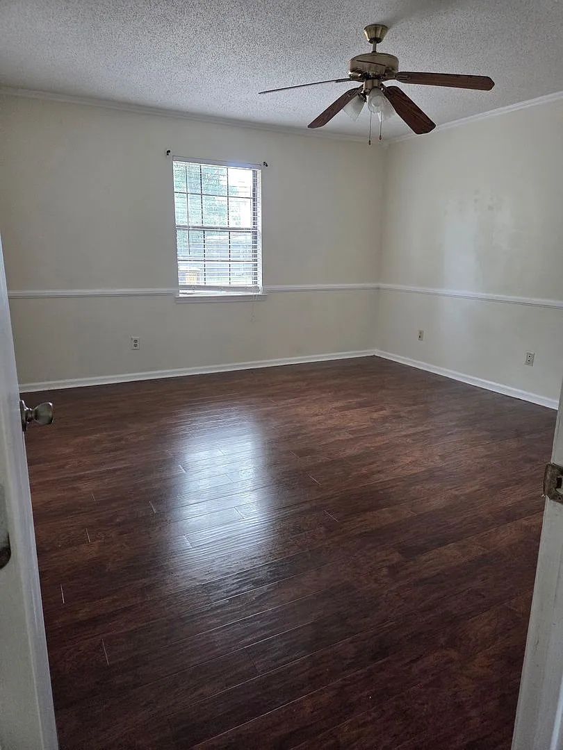 3 Bed /2 Bath ready to move in!! — Photo 2