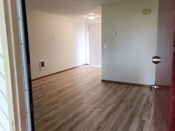 1 Bedroom 1 Bathroom at Hollywood Park Apartments