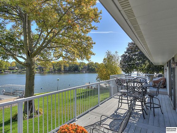 3rd image of 934 Beaver Lake Blvd
