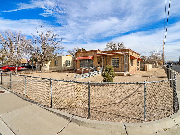 2nd image of 544 Cagua Dr SE
