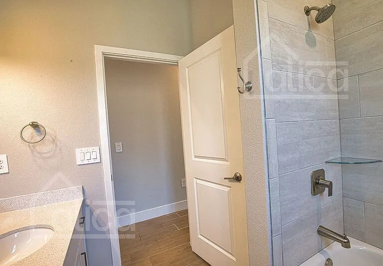 1610 Rada Ln — Photo 32