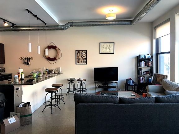 2nd image of 2776 N Milwaukee Ave #401
