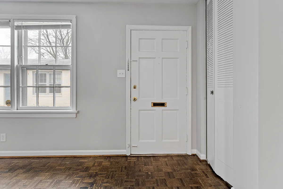 Building Photo - 3415 Grove Ave #I