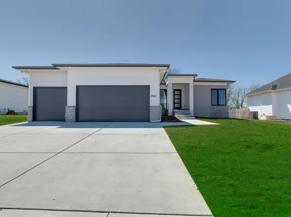 8541 E Bradford St, Wichita, KS 67210