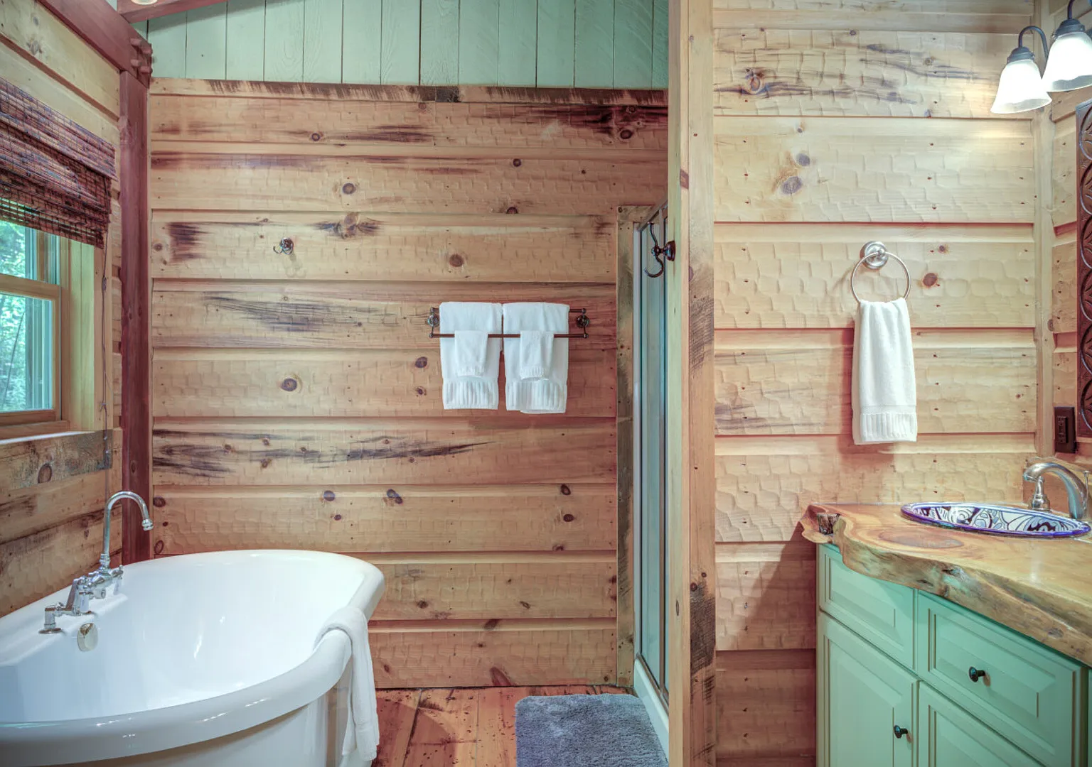 Cozy Mountain Cottage — Photo 3