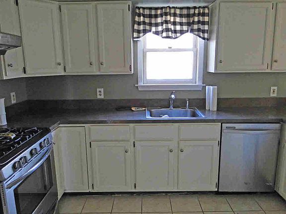 4th image of 9 Old Orchard Ln