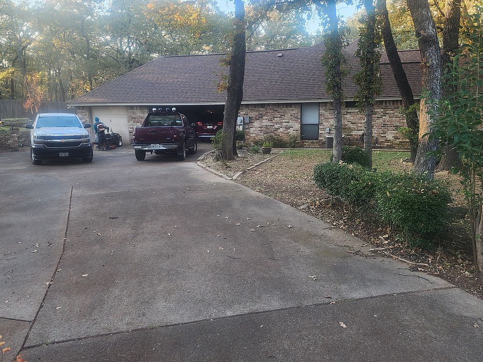 2nd image of 104 Hillcrest Dr