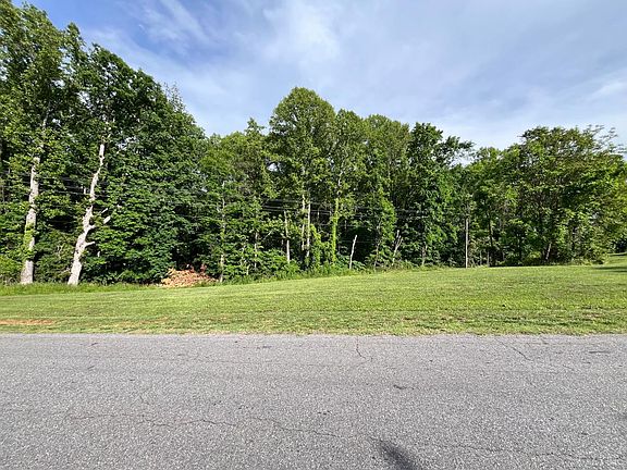 3rd image of 153 Countryside Dr