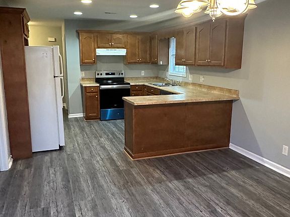 4th image of 1025 Orchard Way