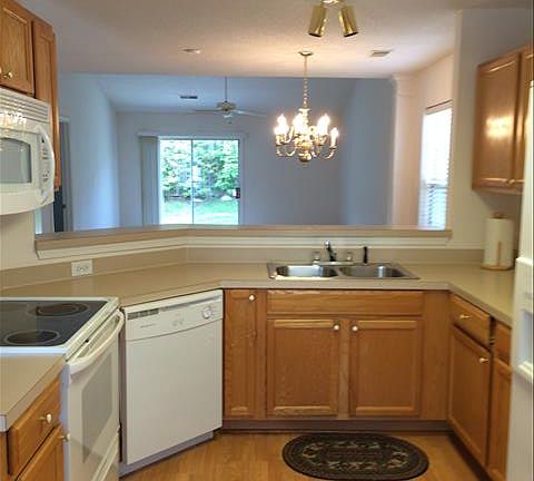 4th image of 144 Huntington Cir