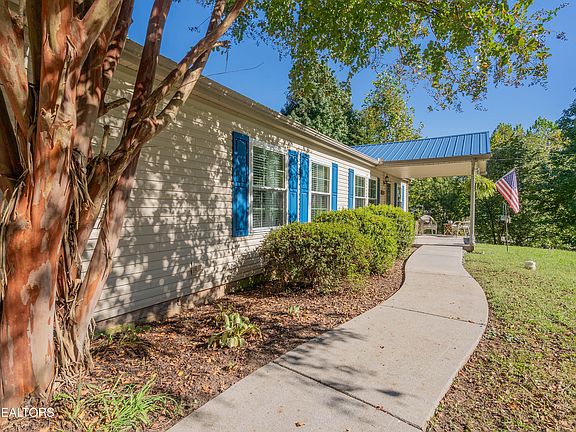 3rd image of 170 Tori Kait Ln