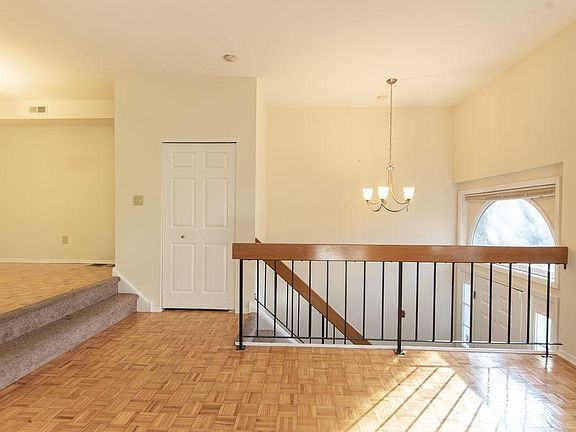 5th image of 2751 Pennsylvania Ave #B201