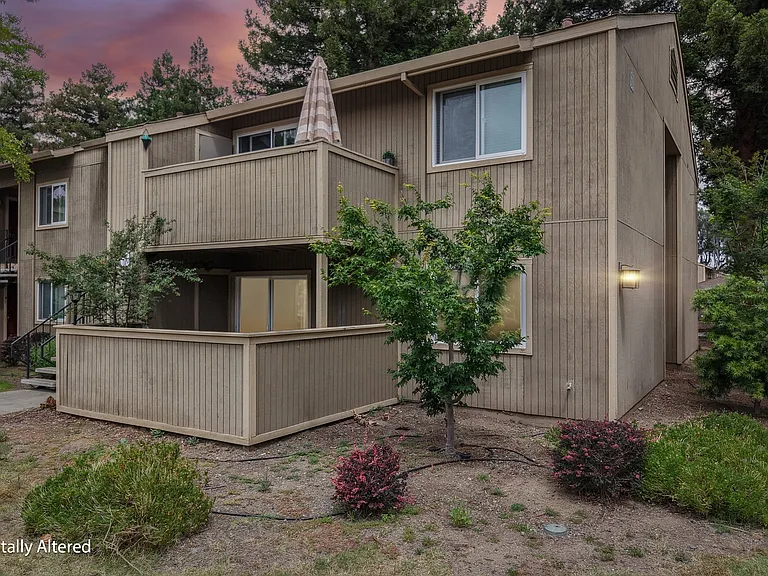 3383 Foxtail Ter — Photo 32